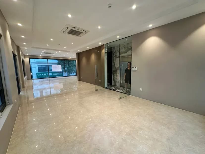 Cho thuê văn phòng khu đô thị Him Lam, diện tích 90 m2/tầng, sàn thông đẹp , căn góc