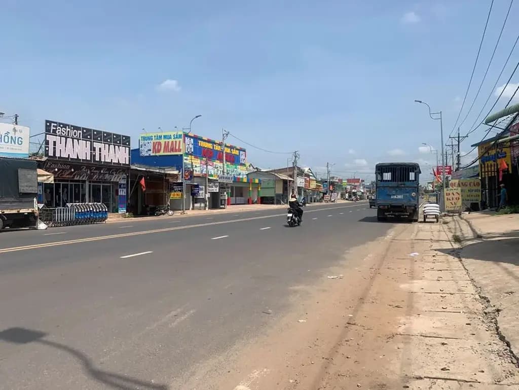 Main-KẸT TIỀN BÁN GẤP 2200M2 ĐẤT MT 12M NGAY QUỐC LỘ SÁT KCN, CHỢ DÂN ĐÔNG GIÁ 180TR-2