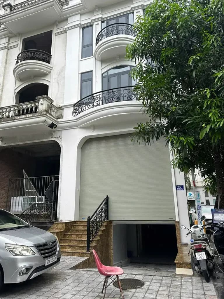 Cho thuê căn Shop house góc khu Dịch Vọng Hậu, Cầu Giấy, Hà Nội.