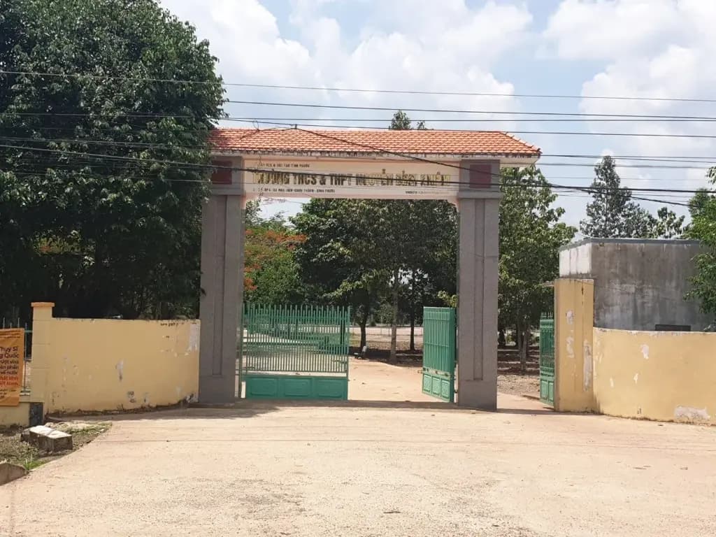 Main-KẸT TIỀN BÁN GẤP 2200M2 ĐẤT MT 12M NGAY QUỐC LỘ SÁT KCN, CHỢ DÂN ĐÔNG GIÁ 180TR-6