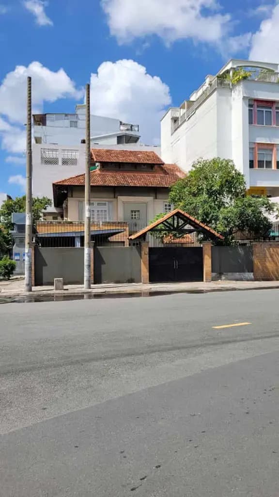 Main-Biệt thự góc 2MT ngay Tú Xương,Q.3 - 18x26m(CN:473m2)2 tầng - 260 tỷ-0