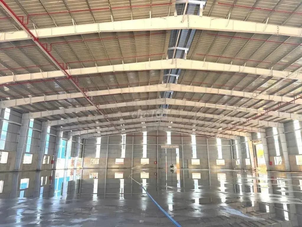 Main-Cho Thuê 2500m2 Xưởng Tân Uyên ,PCCC tự động ,Giấy tờ đầy đủ ,cont 40f-1