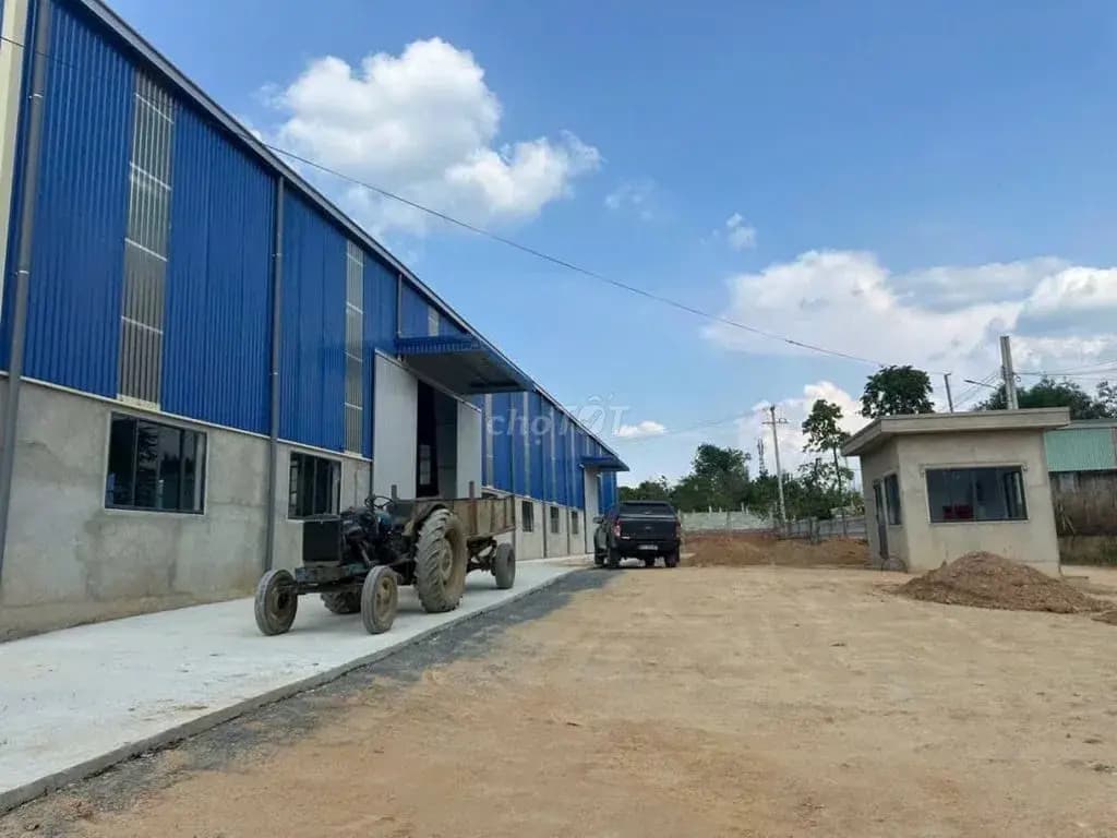Main-Cho Thuê 2500m2 Xưởng Tân Uyên ,PCCC tự động ,Giấy tờ đầy đủ ,cont 40f-0