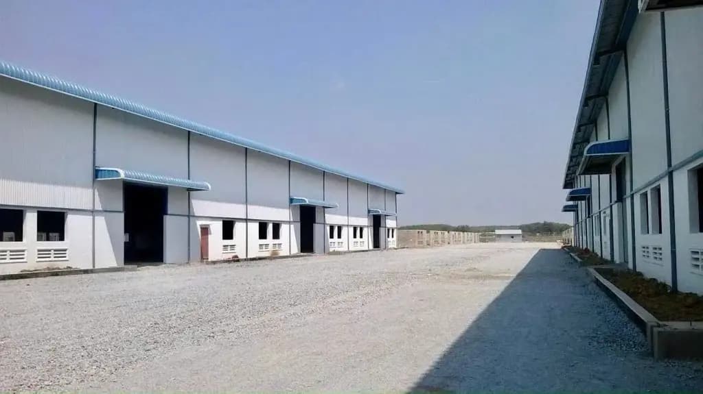 Main-KẸT TIỀN BÁN GÓC 2MT 1670M2 SÁT KCN NHÀ MÁT ĐANG HĐ GẦN CHỢ DÂN ĐÔNG MỞ QUÁN Cafe. Giá 290TR-5