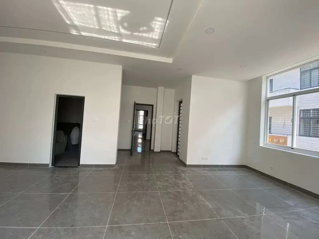 Main-CHO THUÊ CĂN GÓC 3 MẶT TIỀN ĐỒNG KHỞI, TPM-0