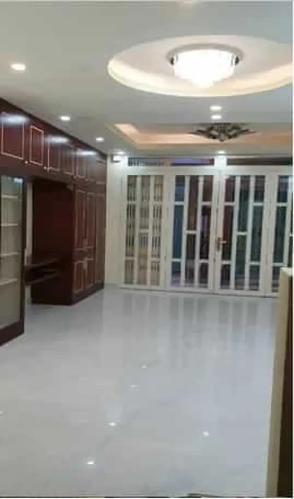Main-Cho thuê nhà 1 trệt 3 lầu gần ngã tư 3/2 Lê Hồng Phong (P.10, Q.10); 09134 544 88-2