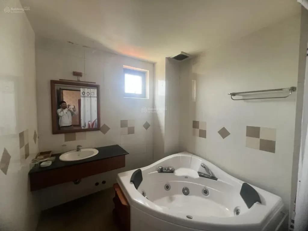 Main-Cho thuê khách sạn, nhà hàng Đại lộ Bình Dương, 7 tầng, 2 nhà hàng, 2700m2, giá 360 triệu/tháng-9