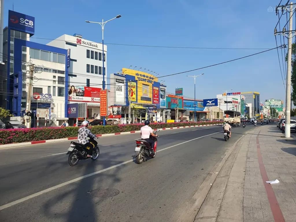 Main-Building trung tâm Thủ Dầu Một, cạnh tòa Becamex Tower-3