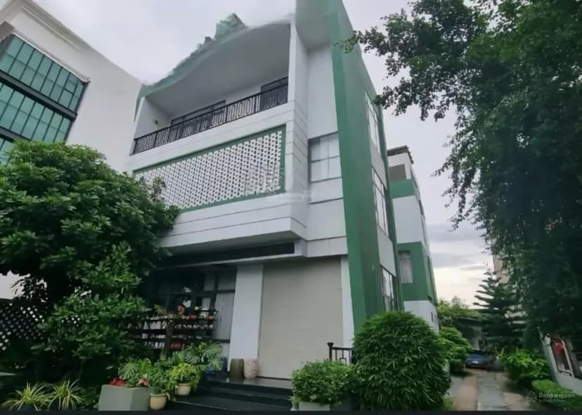Cho thuê tòa nhà văn phòng Trung Tâm Thủ Dầu Một - Diện tích : 11x30 - Xây dựng : 800m2 sàn