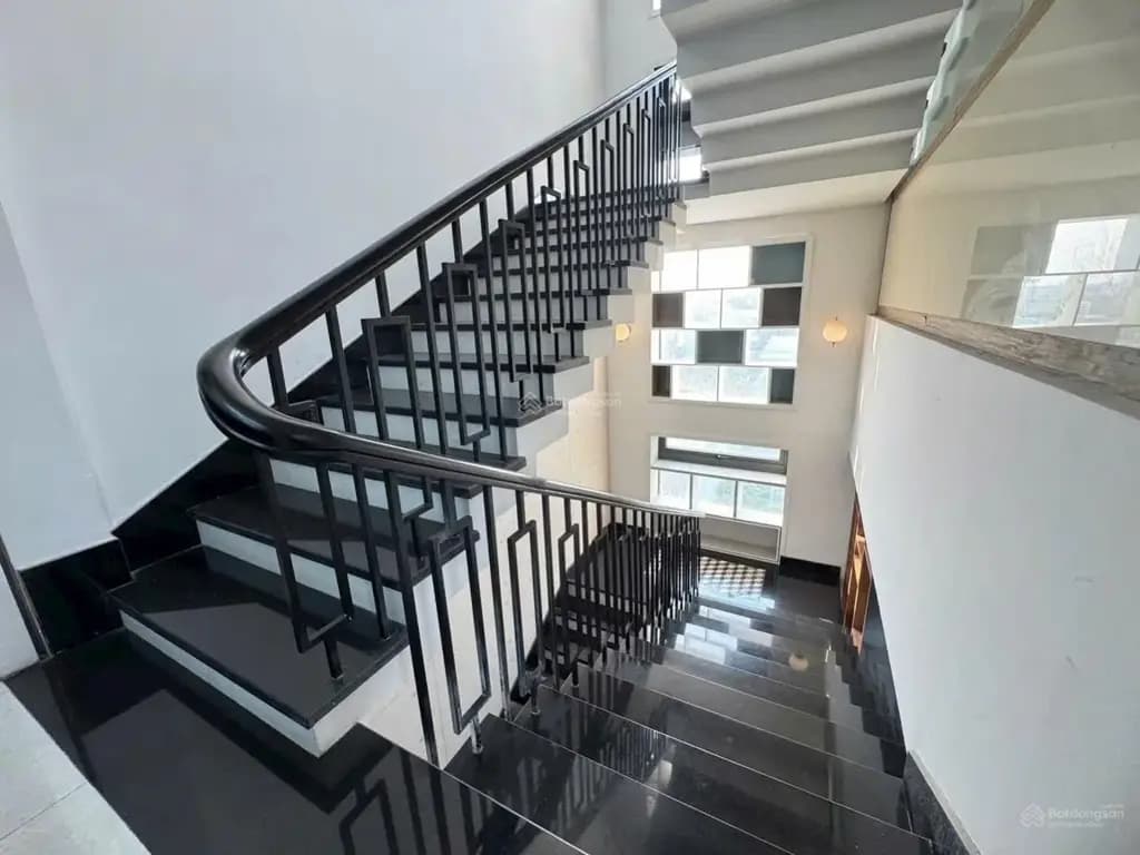 Main-Tòa nhà 650m2 mặt tiền Phạm Ngọc Thạch, Phường Bình Dương-3
