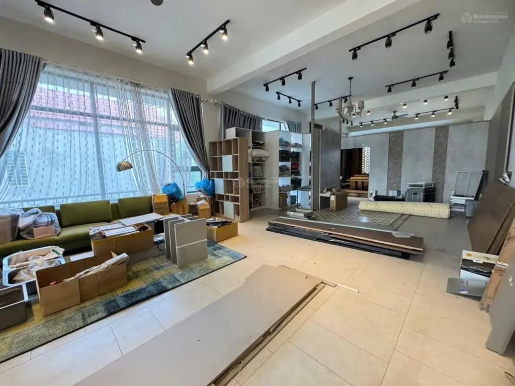Main-Tòa nhà 650m2 mặt tiền Phạm Ngọc Thạch, Phường Bình Dương-1