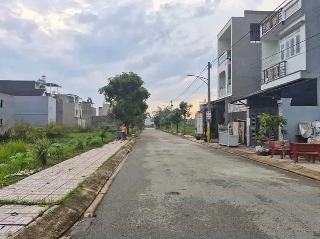 Main-DỪNG LẠI 5 GIÂY, KHÁM PHÁ LÔ ĐẤT 300M² NÀY!-1